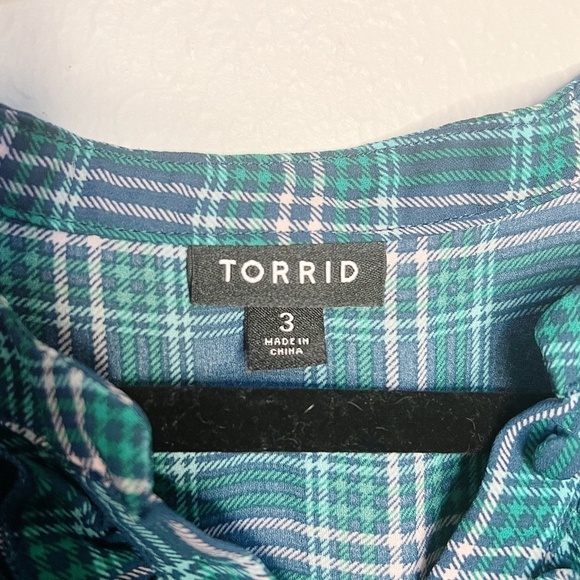 Torrid Plaid Ruffle Top Blouse  size 3 blue green - Picture 8 of 8